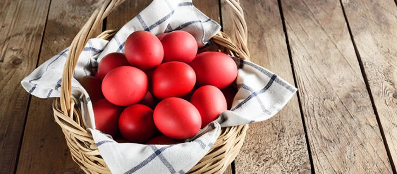 Κόκκινα αυγά: Πόσο καιρό διατηρούνται εκτός ψυγείου;